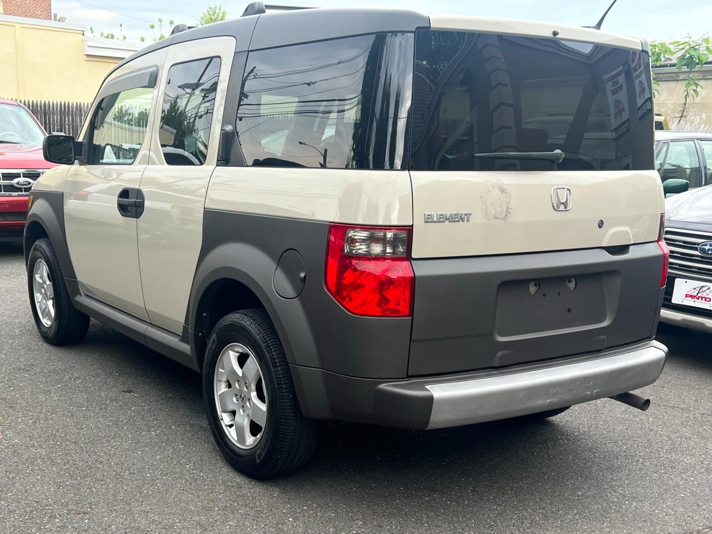 2005 Beige /Gray Honda Element EX 4WD 4-spd AT (5J6YH286X5L) with an 2.4L L4 DOHC 16V engine, 4 Speed Automatic Overdrive transmission, located at 1018 Brunswick Ave, Trenton, NJ, 08638, (609) 989-0900, 40.240086, -74.748085 - Photo#6